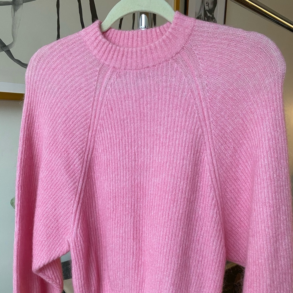 Balloon sleeved fitted bubblegum sweater